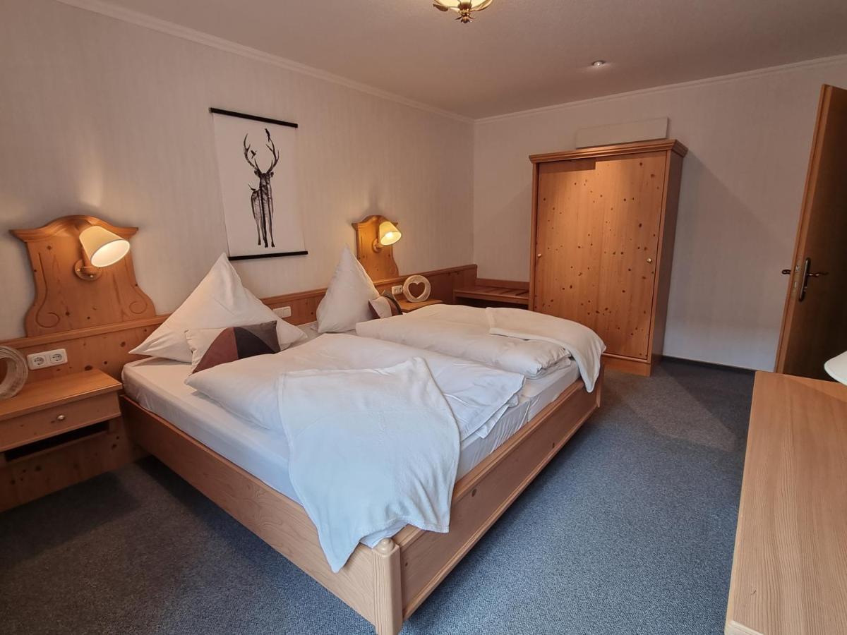 Landhotel Hof Barrl Schneverdingen Ruang foto